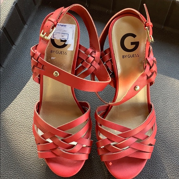 G by Guess red platform sandals - Picture 2 of 5